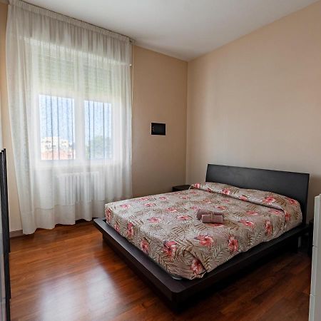 Luxury House Near Train Station Appartement Livorno Buitenkant foto
