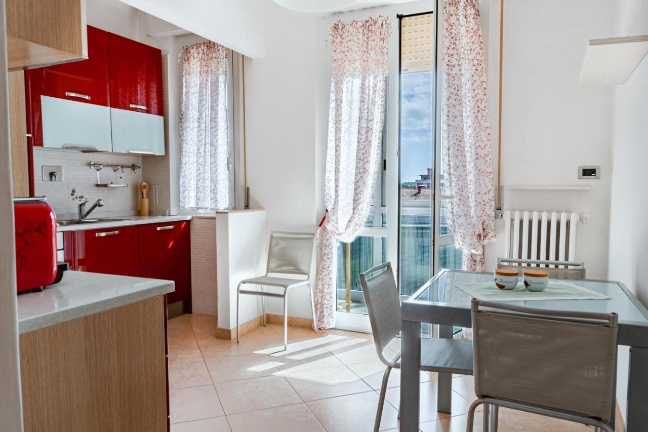 Luxury House Near Train Station Appartement Livorno Buitenkant foto