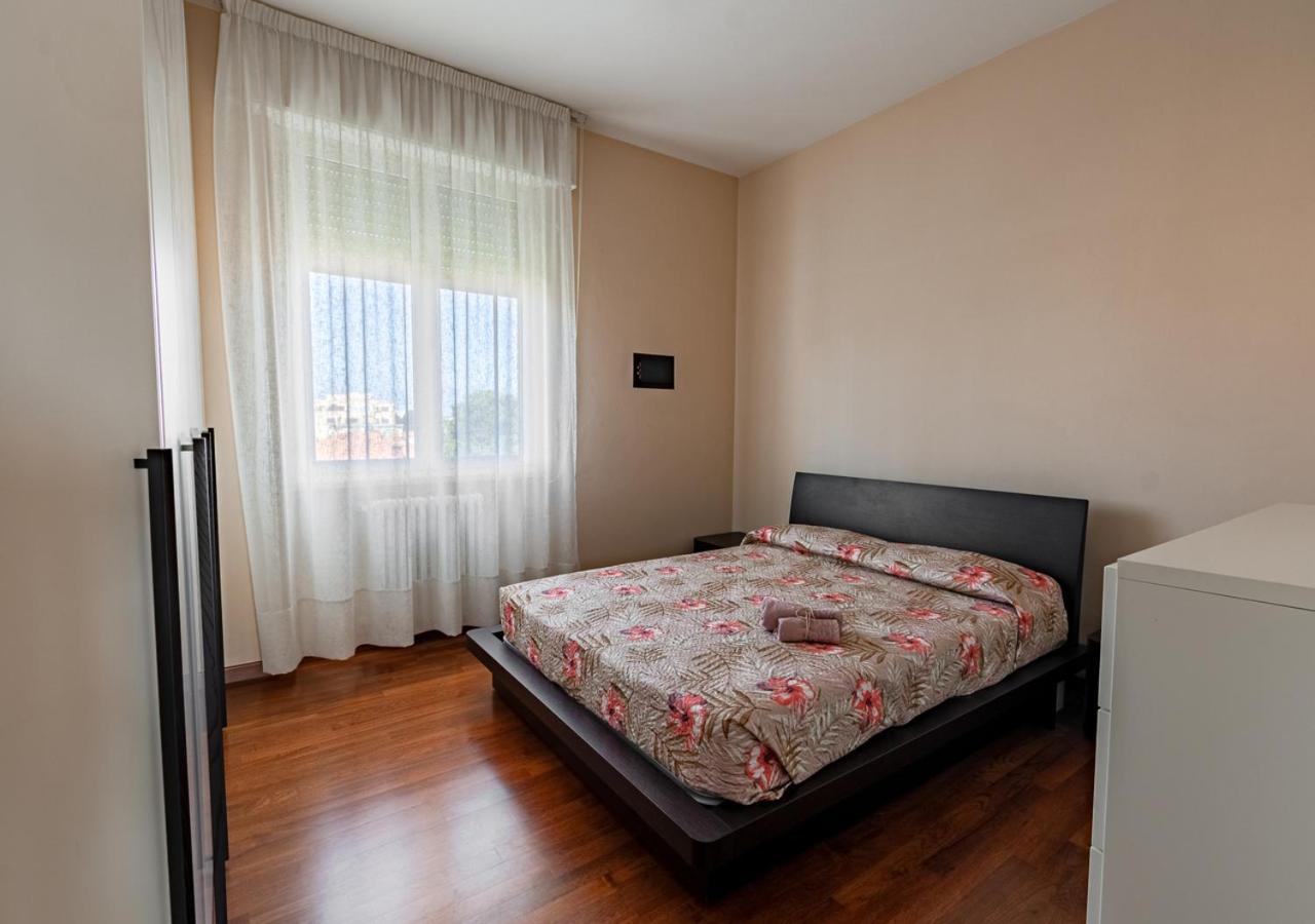 Luxury House Near Train Station Appartement Livorno Buitenkant foto