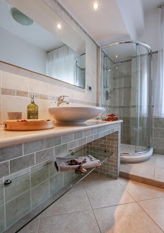 Luxury House Near Train Station Appartement Livorno Buitenkant foto