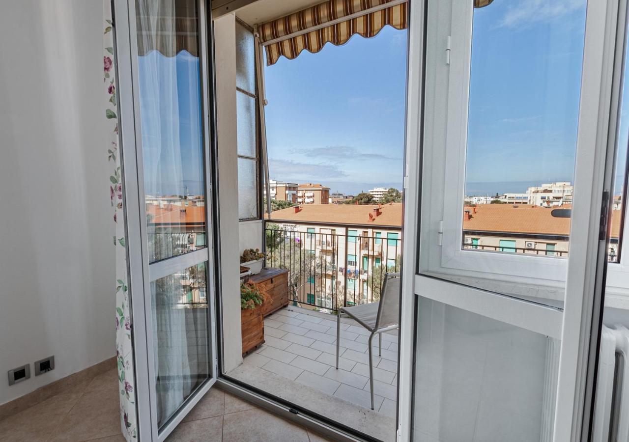 Luxury House Near Train Station Appartement Livorno Buitenkant foto